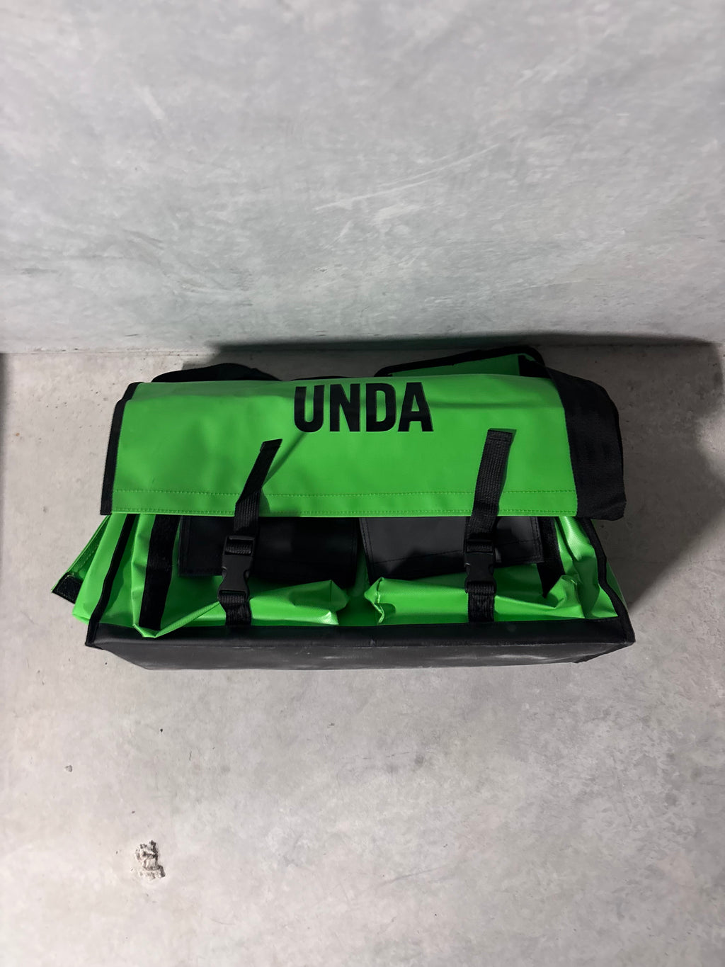 UNDA CREW BAG - GREEN