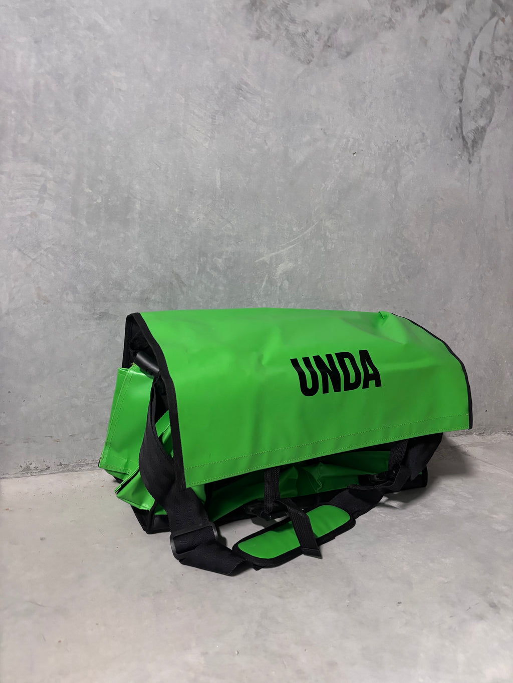 UNDA CREW BAG - GREEN